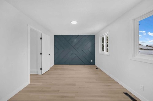 133 Erin Ridge Road Se, Calgary, AB - Indoor Photo Showing Other Room