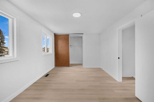 133 Erin Ridge Road Se, Calgary, AB - Indoor Photo Showing Other Room