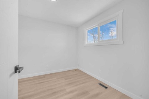 133 Erin Ridge Road Se, Calgary, AB - Indoor Photo Showing Other Room