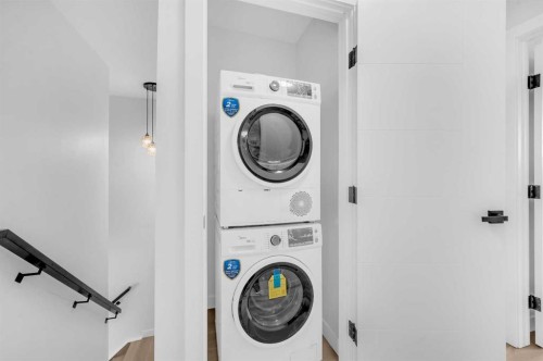 133 Erin Ridge Road Se, Calgary, AB - Indoor Photo Showing Laundry Room