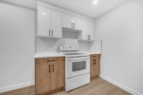 133 Erin Ridge Road Se, Calgary, AB - Indoor Photo Showing Kitchen