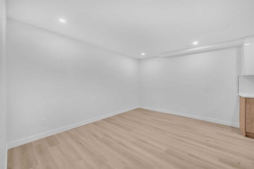 133 Erin Ridge Road Se, Calgary, AB - Indoor Photo Showing Other Room