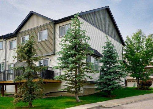 226 Pantego Lane Nw, Calgary, AB 