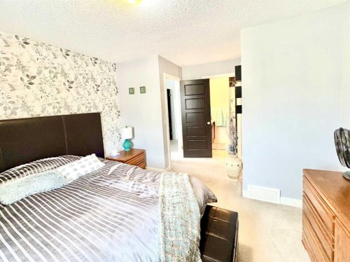 226 Pantego Lane Nw, Calgary, AB 