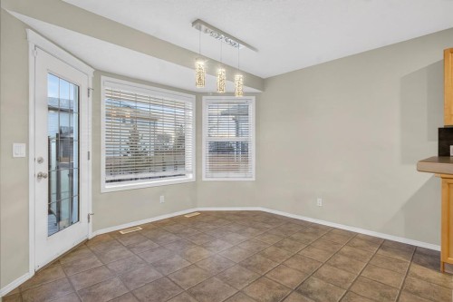 147 Everstone Rise Sw, Calgary, AB - Indoor Photo Showing Other Room