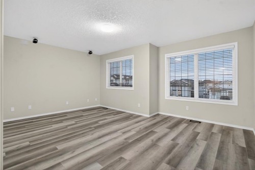 147 Everstone Rise Sw, Calgary, AB - Indoor Photo Showing Other Room