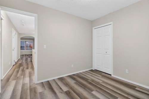 147 Everstone Rise Sw, Calgary, AB - Indoor Photo Showing Other Room