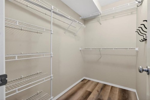 147 Everstone Rise Sw, Calgary, AB - Indoor With Storage