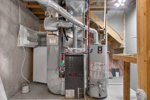 147 Everstone Rise Sw, Calgary, AB - Indoor Photo Showing Basement