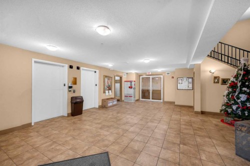 222-428 Chaparral Ravine View Se, Calgary, AB - Indoor Photo Showing Other Room