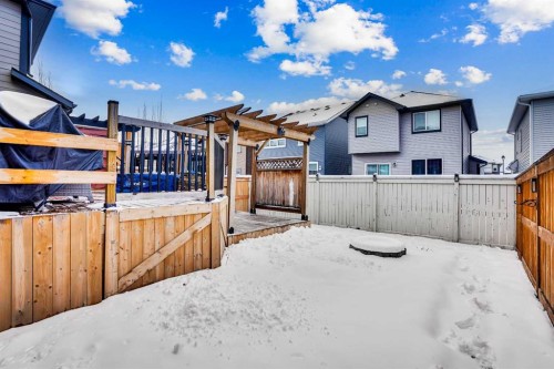 100 Kingsbury Close Se, Airdrie, AB - Outdoor