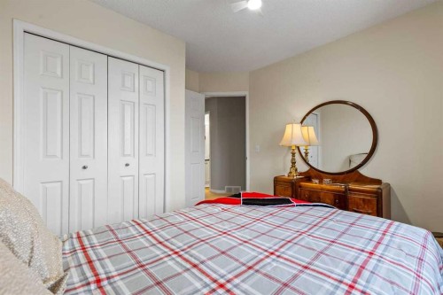 155 Citadel Drive Nw, Calgary, AB - Indoor Photo Showing Bedroom