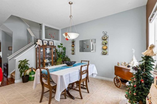 155 Citadel Drive Nw, Calgary, AB - Indoor Photo Showing Dining Room