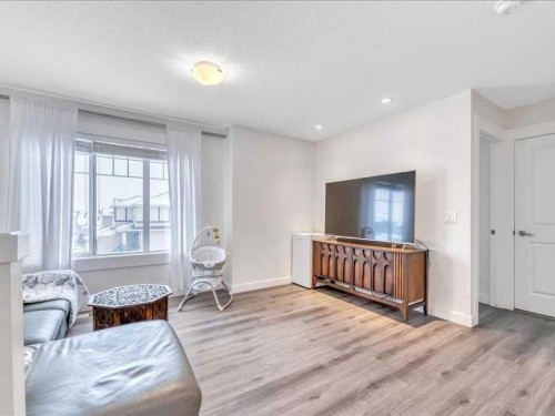 201 Rainbow Falls Glen, Chestermere, AB - Indoor