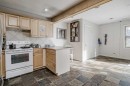 1468 Renfrew Drive Ne, Calgary, AB  - Indoor Photo Showing Kitchen 