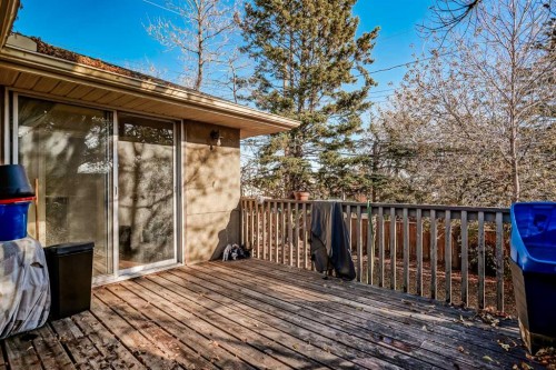 1468 Renfrew Drive Ne, Calgary, AB - Outdoor With Deck Patio Veranda