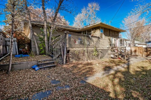 1468 Renfrew Drive Ne, Calgary, AB - Outdoor