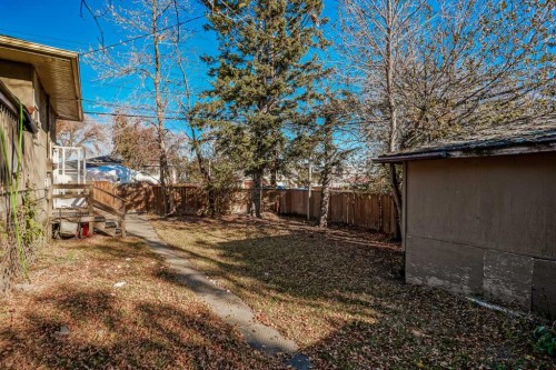 1468 Renfrew Drive Ne, Calgary, AB - Outdoor