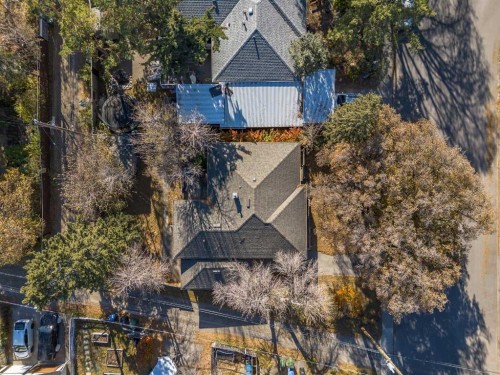 1468 Renfrew Drive Ne, Calgary, AB - Outdoor