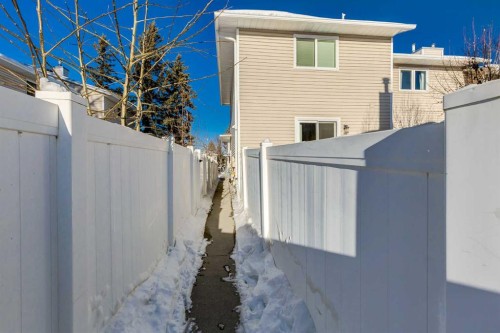 123 Woodsman Lane Sw, Calgary, AB - Outdoor