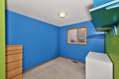 43 Somercrest Circle Sw, Calgary, AB - Indoor Photo Showing Other Room