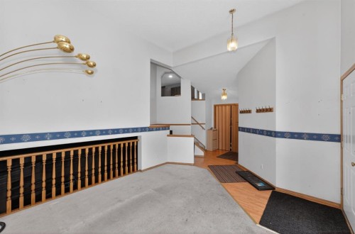 43 Somercrest Circle Sw, Calgary, AB -  Photo Showing Other Room