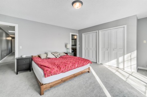 506 19 Avenue Nw, Calgary, AB - Indoor Photo Showing Bedroom