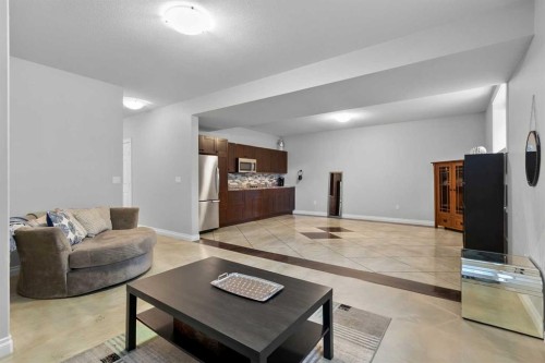 6 Vera Close, Olds, AB - Indoor Photo Showing Other Room