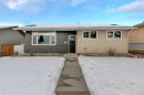 1724 Valleyview Road Ne, Calgary, AB  - Outdoor 