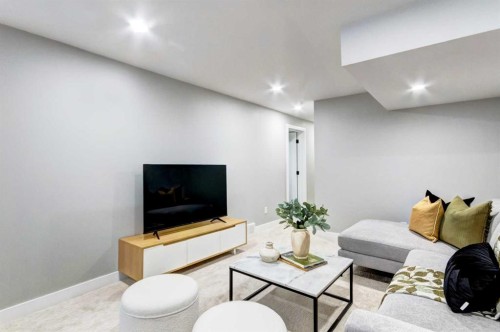 1724 Valleyview Road Ne, Calgary, AB - Indoor