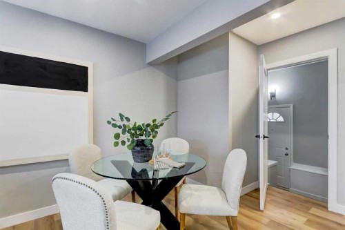 1724 Valleyview Road Ne, Calgary, AB - Indoor Photo Showing Dining Room
