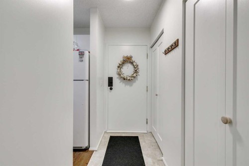 112-20 Dover Point Se, Calgary, AB - Indoor Photo Showing Other Room