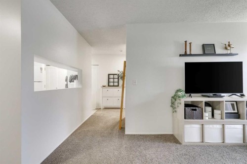 112-20 Dover Point Se, Calgary, AB - Indoor Photo Showing Other Room