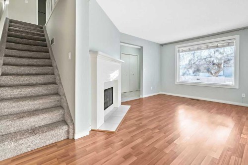 55-740 Bracewood Drive Sw, Calgary, AB - Indoor Photo Showing Other Room