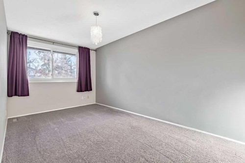 55-740 Bracewood Drive Sw, Calgary, AB - Indoor Photo Showing Other Room