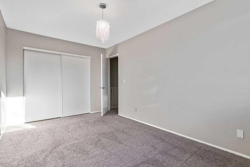 55-740 Bracewood Drive Sw, Calgary, AB - Indoor Photo Showing Other Room