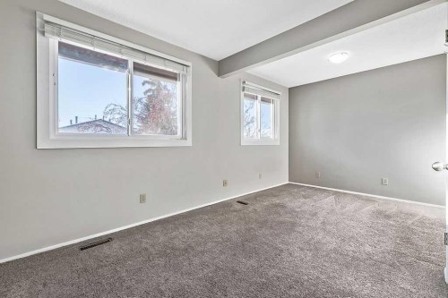 55-740 Bracewood Drive Sw, Calgary, AB - Indoor Photo Showing Other Room