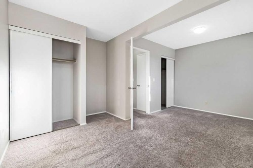 55-740 Bracewood Drive Sw, Calgary, AB - Indoor Photo Showing Other Room