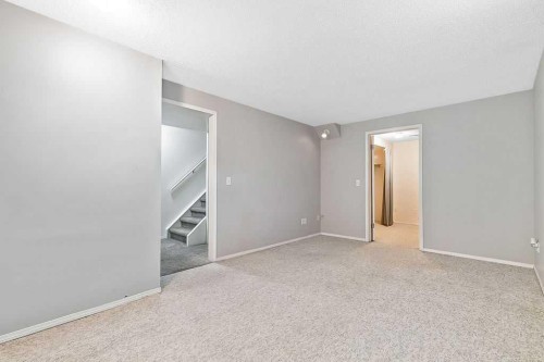 55-740 Bracewood Drive Sw, Calgary, AB - Indoor Photo Showing Other Room