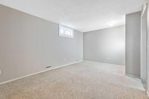 55-740 Bracewood Drive Sw, Calgary, AB - Indoor Photo Showing Other Room