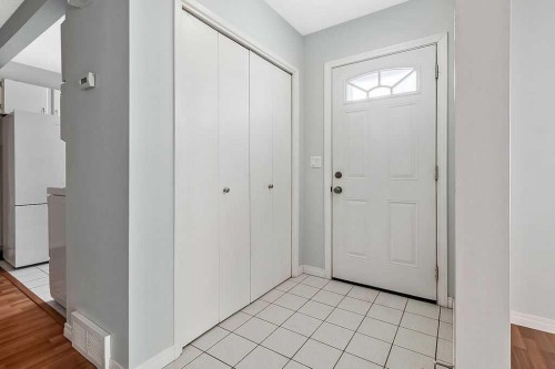 55-740 Bracewood Drive Sw, Calgary, AB - Indoor Photo Showing Other Room