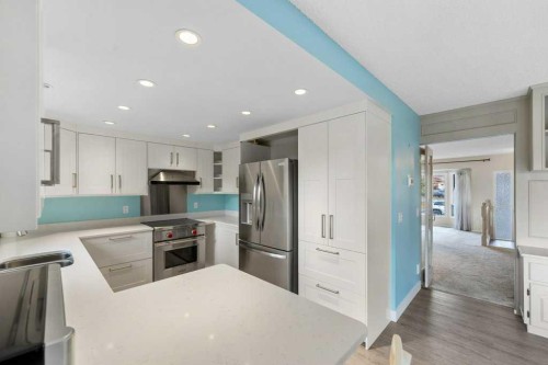 31 Edforth Way Nw, Calgary, AB - Indoor Photo Showing Kitchen With Stainless Steel Kitchen