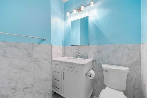 31 Edforth Way Nw, Calgary, AB - Indoor Photo Showing Bathroom