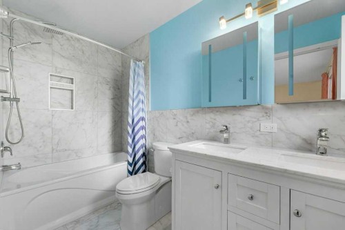 31 Edforth Way Nw, Calgary, AB - Indoor Photo Showing Bathroom