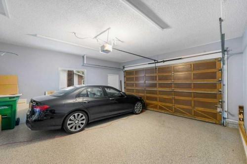 31 Edforth Way Nw, Calgary, AB - Indoor Photo Showing Garage