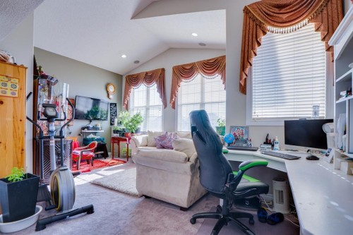 77 Saddleland Drive Ne, Calgary, AB - Indoor Photo Showing Office