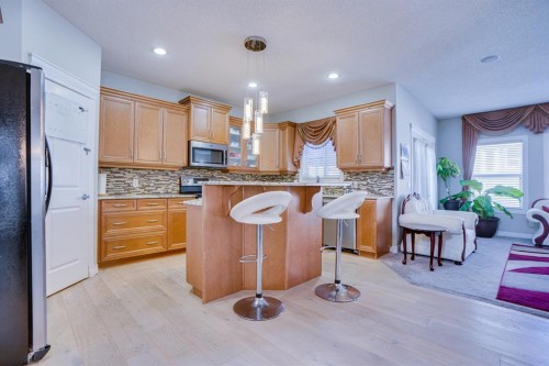 77 Saddleland Drive Ne, Calgary, AB - Indoor Photo Showing Kitchen