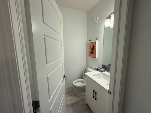 119 Edith Drive Nw, Calgary, AB - Indoor Photo Showing Bathroom