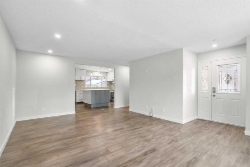 68 Healy Drive Sw, Calgary, AB - Indoor