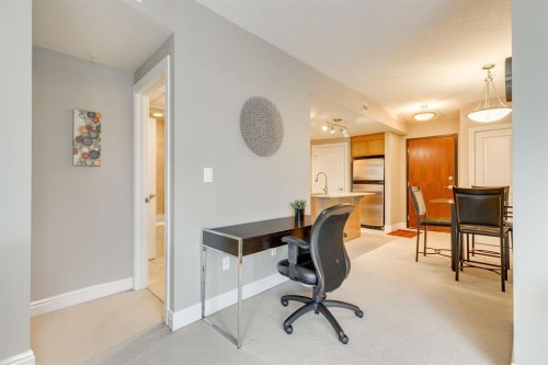 2001-910 5 Avenue Sw, Calgary, AB - Indoor